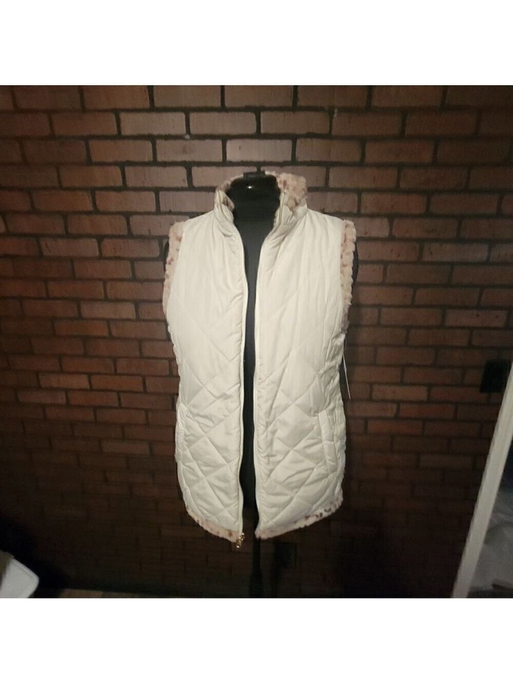Multiples Reversible vest.  Size Large